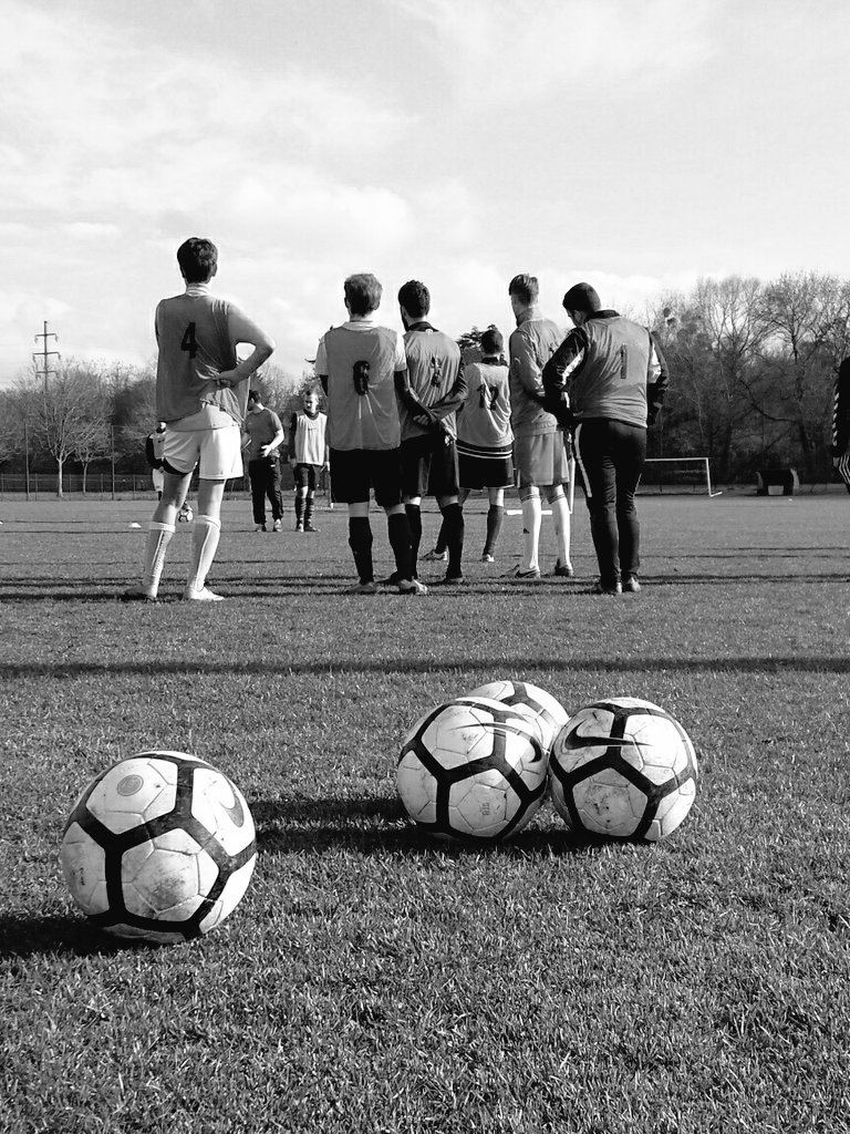 LigueFootLFPL's tweet photo. Formation : plusieurs étudiants de l'UFR #STAPS @UnivNantes formés cette semaine au #CFF2 #Nantes https://t.co/AhQRM17Ezt