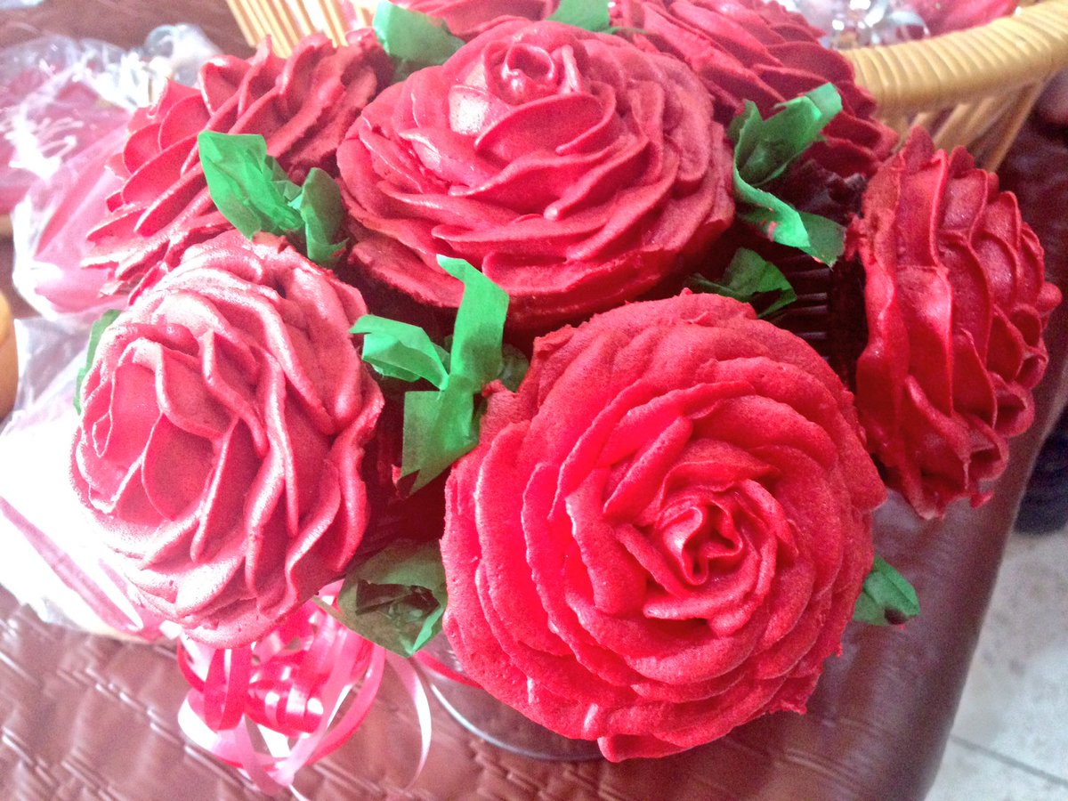 AlexBrownYXE's tweet photo. Next: we chat with @CBSinfullySweet about their valentines (and anti-valentines) sweets! @CTVReginaLive https://t.co/AzsspJymGw