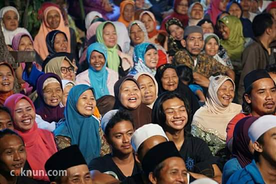 cow431's tweet photo. Orang Maiyah selalu bergembira hati karena sadar Tuhan selalu menemani #OrangMaiyah https://t.co/qvNKVKnyBr
