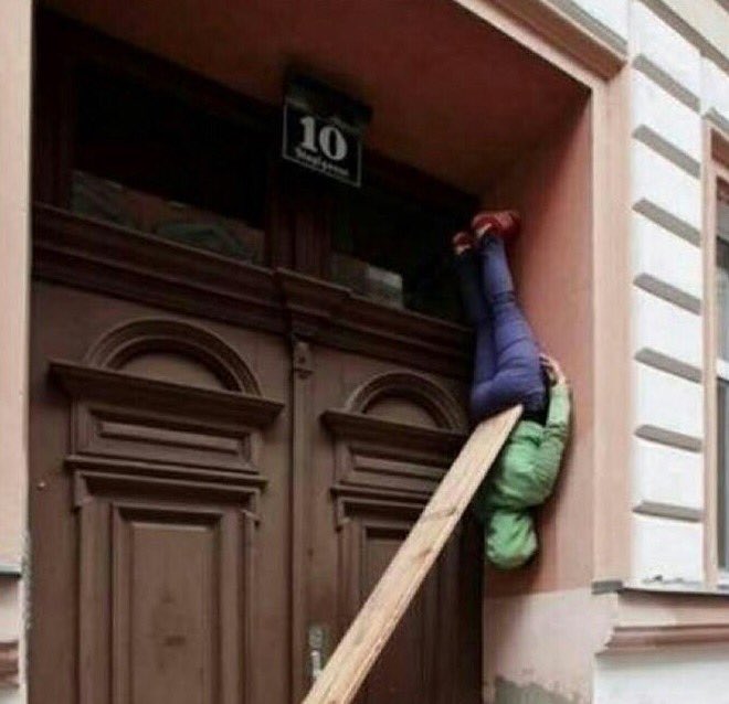 GLXCVII's tweet image. Quand tu vois ton ex dans la rue 😳