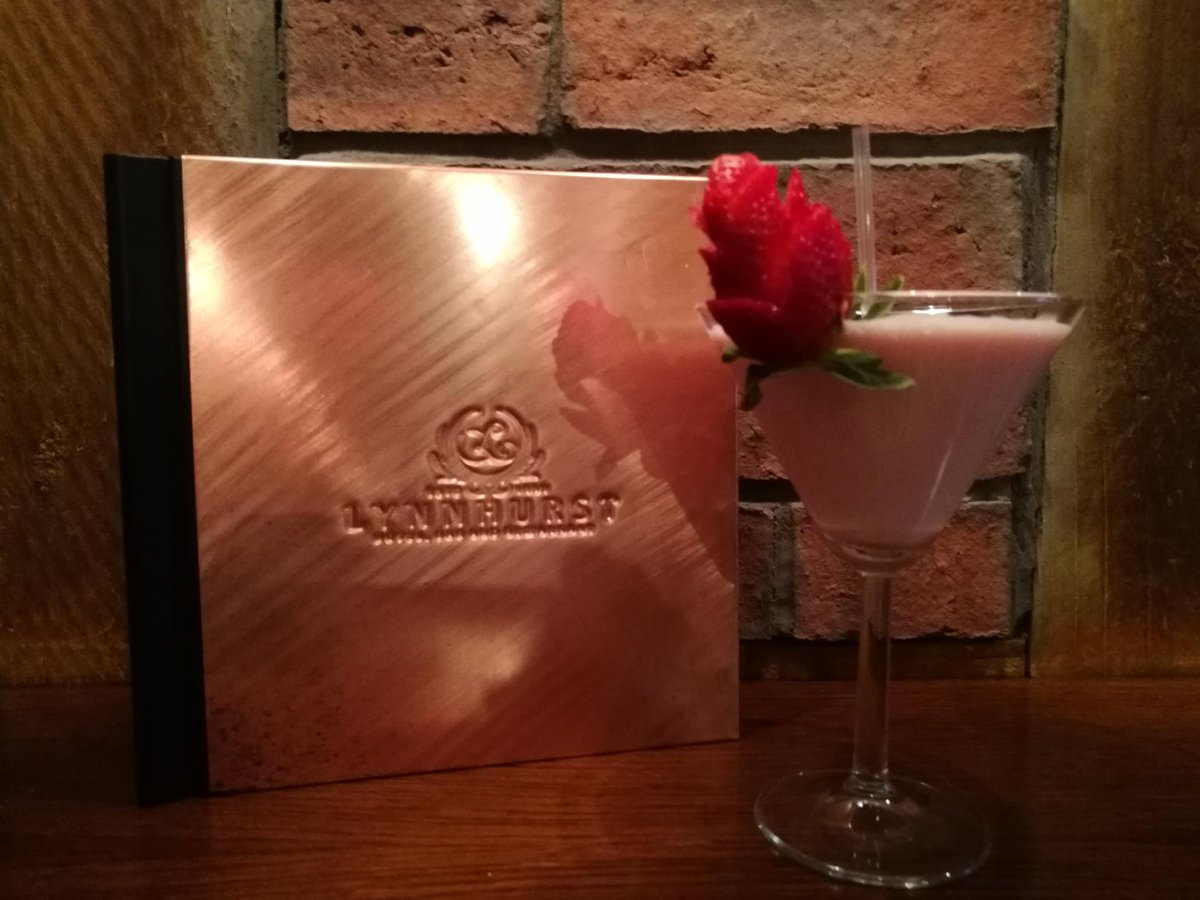 <3 Our cocktail of the month has to be the Valantini. Only £6.50. Treat the one you love this February <3 #teamlynnhurst #loveisintheair