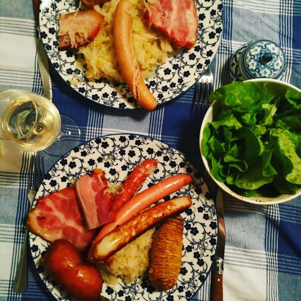 CatBanks1's tweet photo. I like to celebrate Valentines with a big plate full of meat and sauerkraut! #Choucroute #sausages #valentinesmeal https://t.co/ku7A31y8cQ