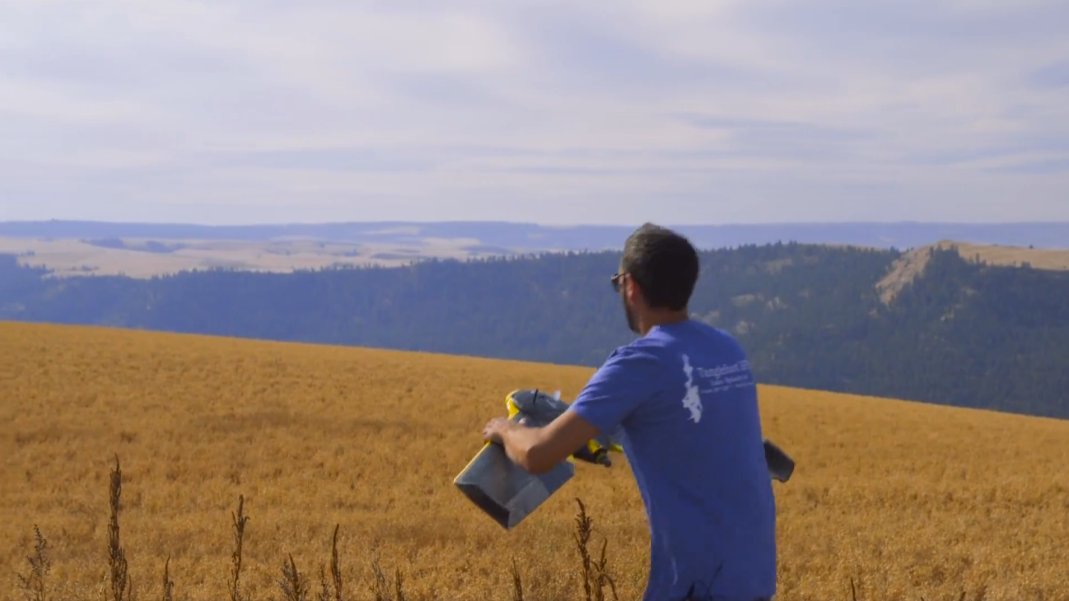 sensefly's tweet image. Fields of Gold (VIDEO) - How UAV technology is making a different on America&apos;s farms, featuring @droneasaservice: aopa.org/news-and-media…