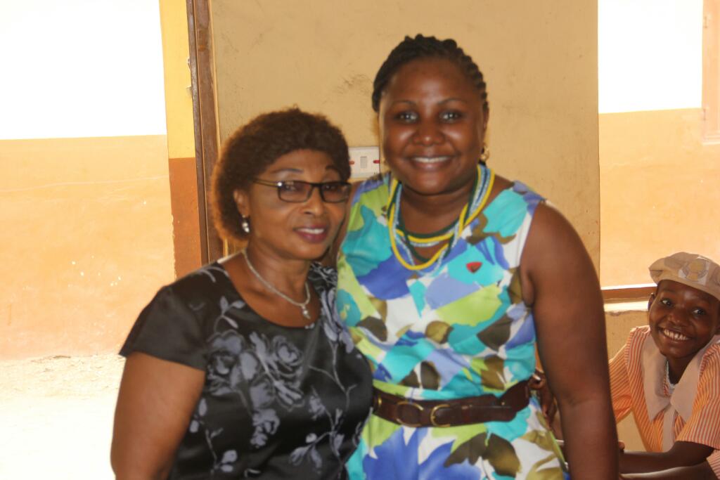 inventproject's tweet image. The mentor @emiliaasim with the VP Estate senior secondary school during a session held in the school #inventproject