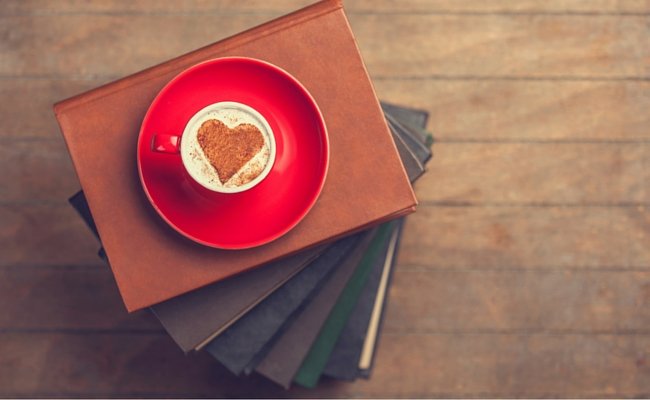 Edit_Panspermia's tweet photo. ¡Cambia las flores y los chocolates por libros! 
¡Feliz día del amor! #regalalibros #sanvalentin  @lectorcl @QueLeoForestal https://t.co/1CG0e9LKev