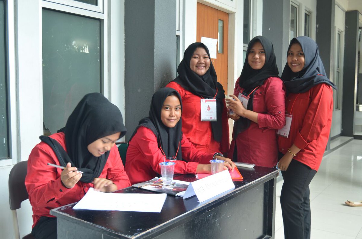 Pmr Smk Ekonomika On Twitter Bonus Nih Yang Baju Merah Jangan Sampe Lolos