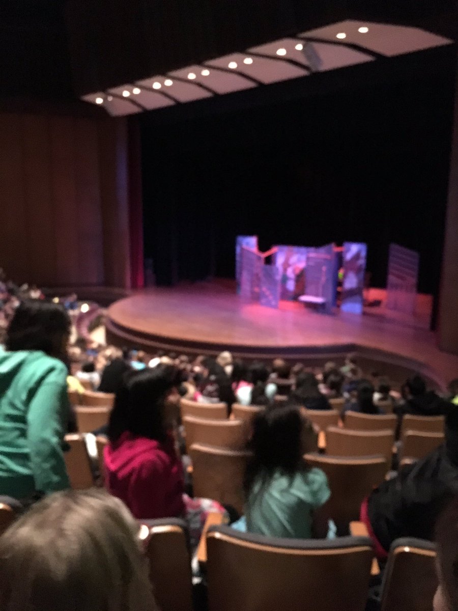CatonsElem3rd's tweet photo. Field trip Day. Our first play, "Underground Railroad." @gouchercollege https://t.co/uwO9PS1GlD