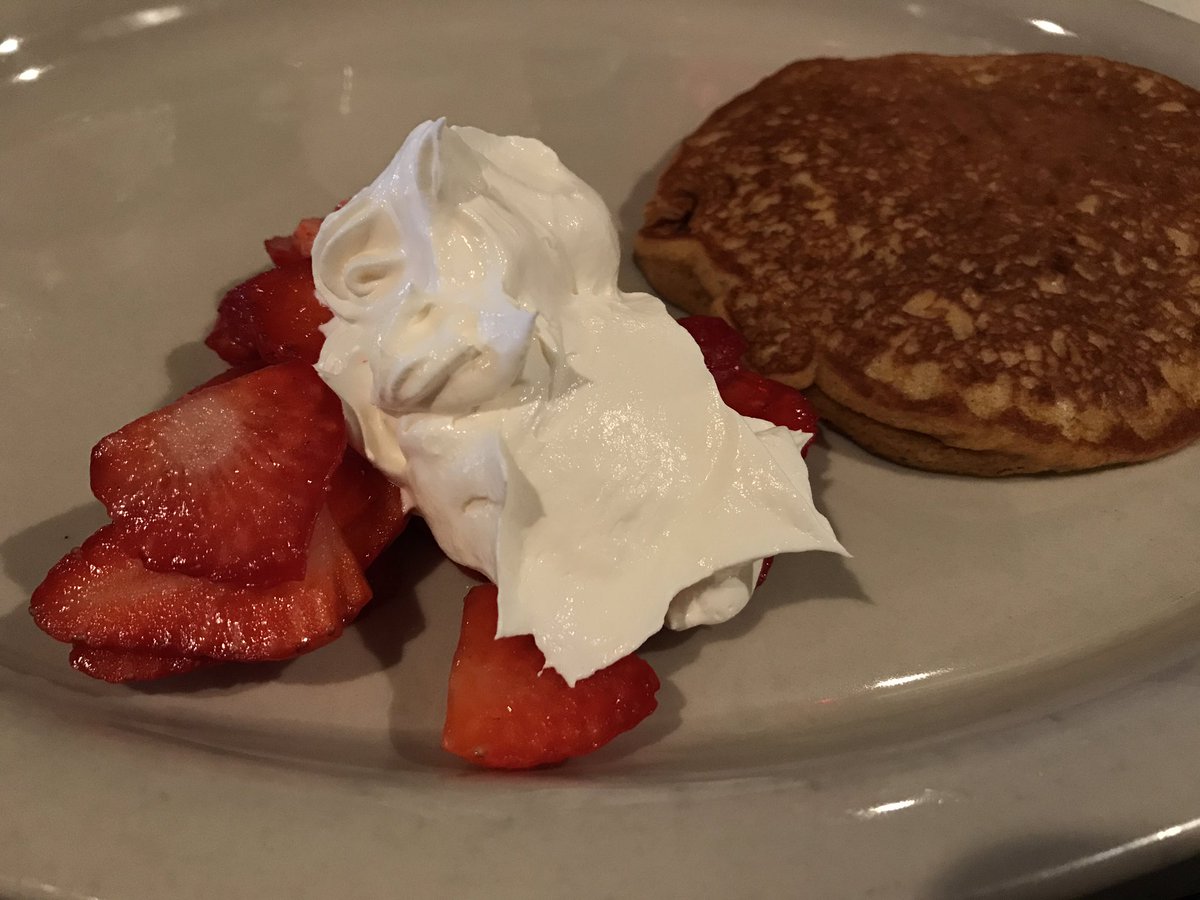 Pancake bar and tips on dealing with difficult coworkers? Yes, please! #hsmai #valentines #breakfast