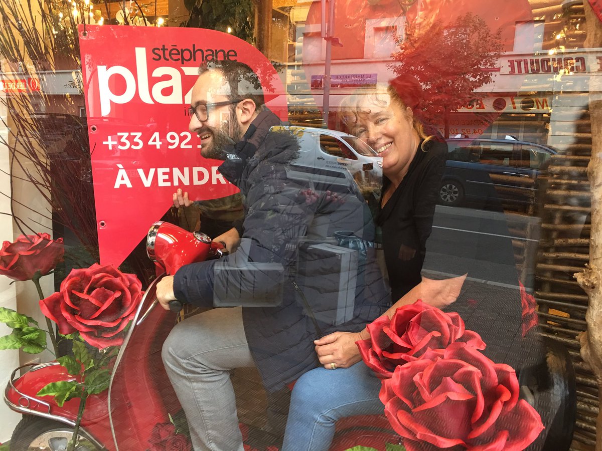 PlazaImmo06500's tweet photo. Nos amoureux de l'immobilier foncent chercher de nouveaux biens à vendre !
Bonne Saint Valentin à tous ! 
#SaintValentin2017 https://t.co/AwjyNLcHQ6