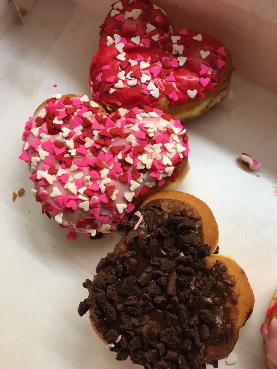 TheHaloGroup's tweet photo. Best part of #valentines ? Doughnuts :) #HaloShine Have a wonderful day! https://t.co/MioASEWKKH