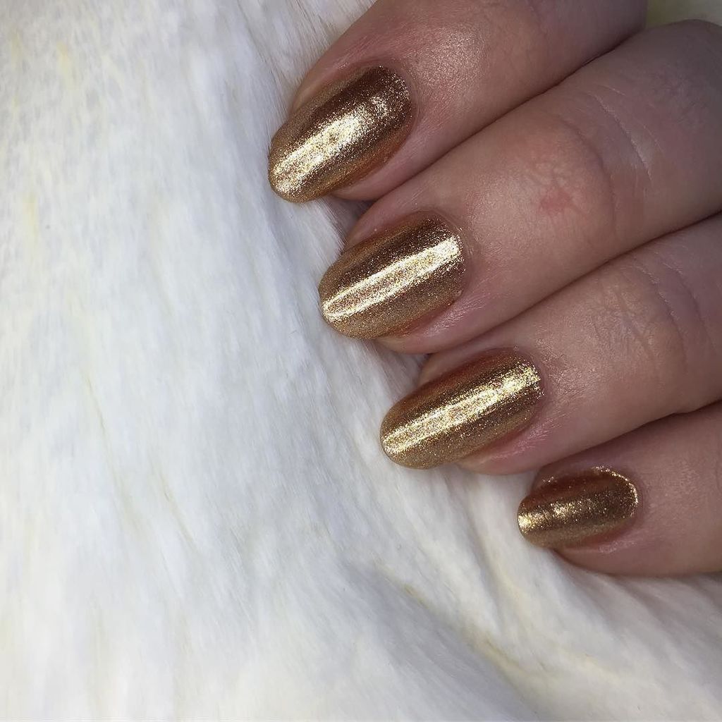 curvesncurlsuk's tweet photo. Bronze BAE by @barrymcosmetics is indeed BAE ✨
#nailstagram #nails #nailswag #nail #nailso… https://t.co/SW0e4aB7tw https://t.co/du6xBRZ56w