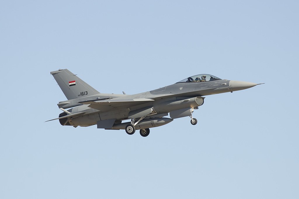 مقاتلات F-16 العراقيه حسب رقمها التسلسلي  C4ouiRwVcAEsCYi