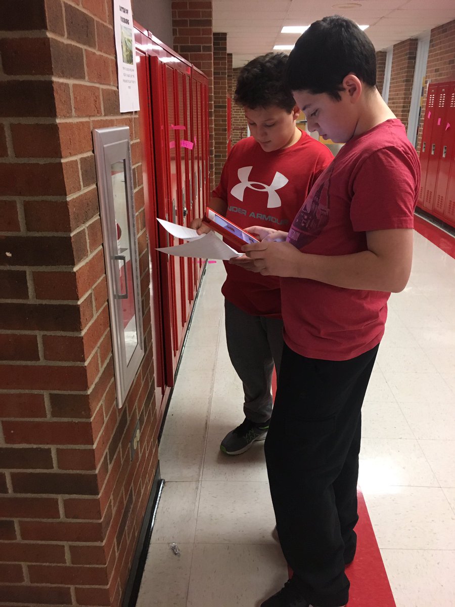 MsKaplan17's tweet photo. Civil War GO! Catching all of the clues to study for their unit test #taleblazer #6thgrade https://t.co/udBxUlBi9G