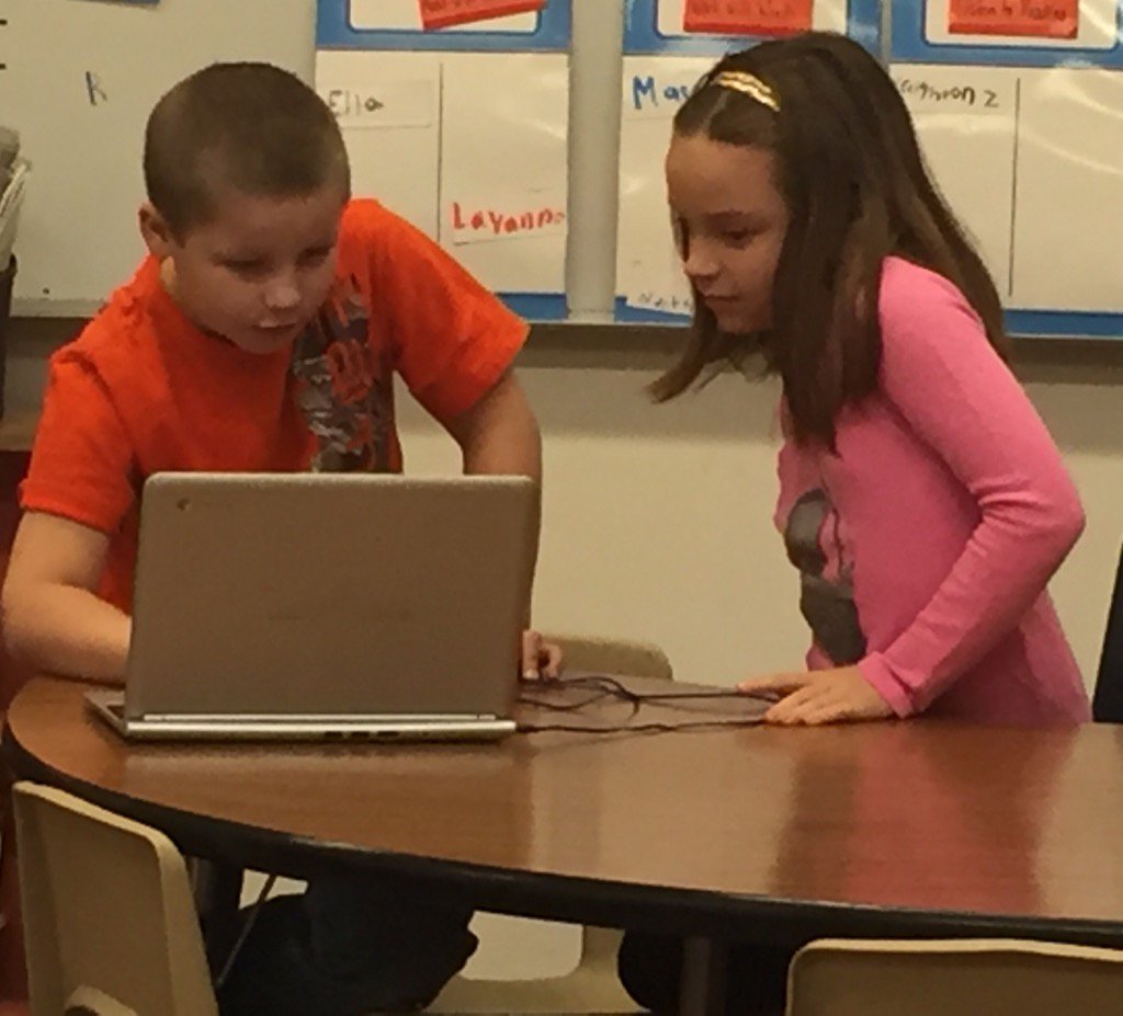 KBlakeSchany's tweet photo. Teamwork! All day and every day! #ehawkpride @jdavid_carter @JeremyZeigler1 https://t.co/ym0ZNTJVj9