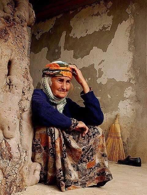 birglzel's tweet photo. Dünya ne kadar yalan,
her şey ne kadar boş.
Biz ne çok hiç'iz...

Serdar Tuncer https://t.co/zshZaqrzKa
