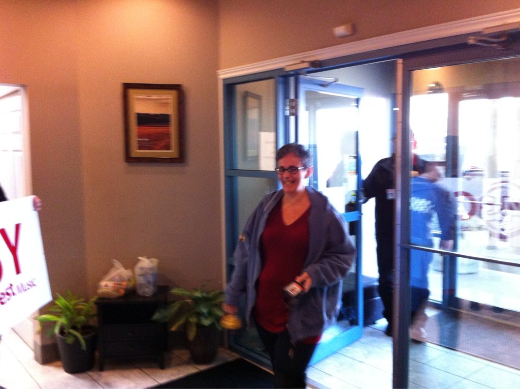 943CKSY's tweet image. We just Spread the Love to Tracy at @TekSavvyBuzz! #valentines 

Off to the next winners office!!