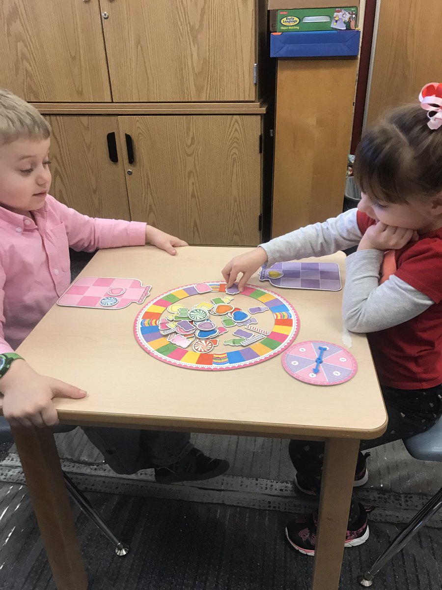 CC_SLP's tweet photo. Celebrating Valentine's Day by reading books and playing games #spatialconcepts #candyshop #sameanddifferent ❤️🍭 https://t.co/kMMfrmABAv