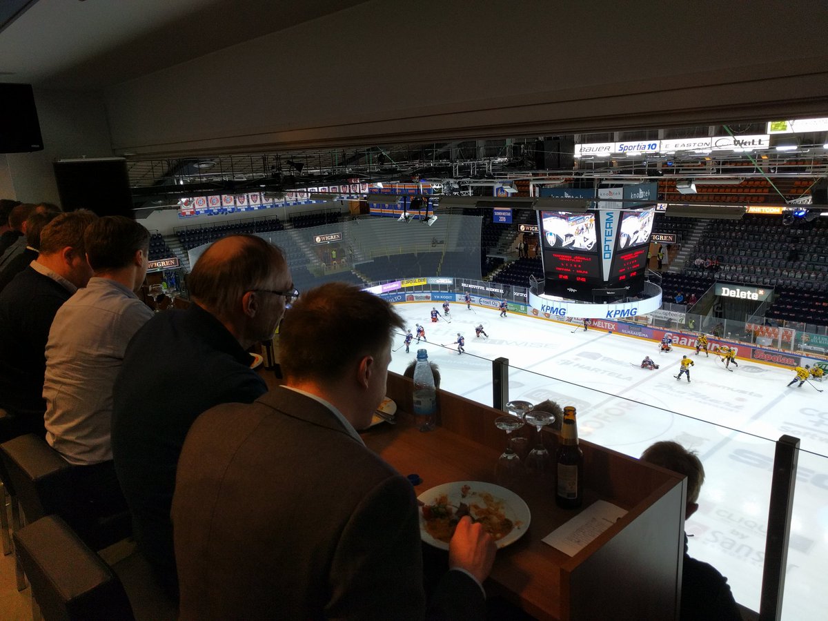 petjaven's tweet photo. #swdforum -päivä jatkuu #hakametsä @Tapparaofficial vs @KalPa_Hockey. Mukavaa jääkiekkoiltaa kaikille @SWD_fi https://t.co/WHFy4i5g9O
