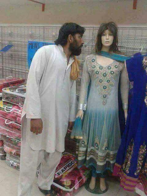 seewahid's tweet image. When you find no one to wish. 
#LastOption
#AtTheEndOfValentineDay