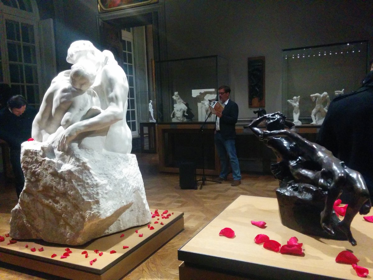 MuseeRodinParis's tweet photo. Amour, tendresse, sensualité : c'était la soirée LOVE du musée #Rodin. Un grand merci. #Rodin100 #RodinLove https://t.co/8WRQqFS4mU