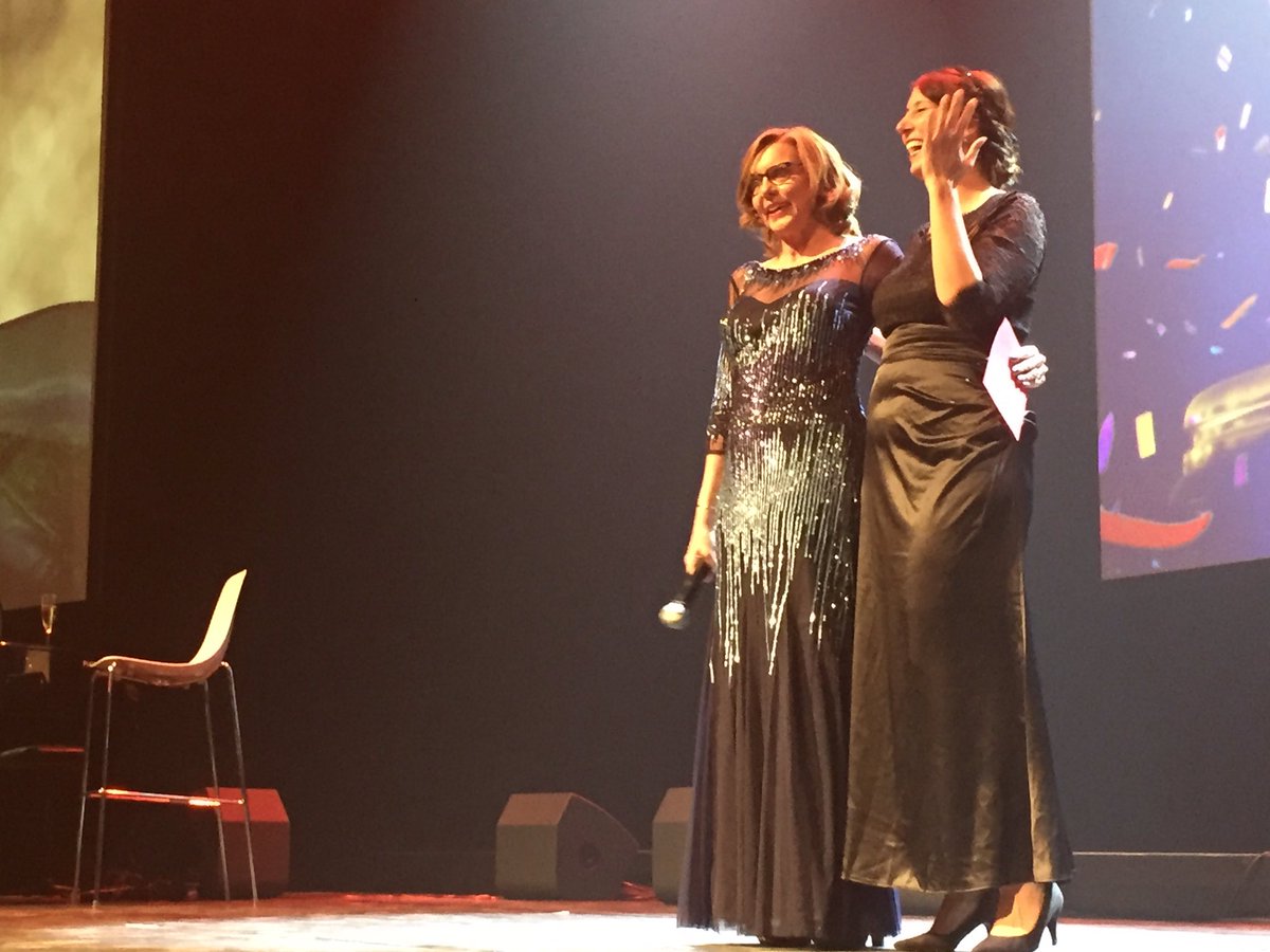 Spannend!! Wie heeft er gewonnen in de volgende categorie: Aanstormend Trouwtalent... <a href="/lindabouritius/">Linda Bouritius</a> van harte!! #dwa