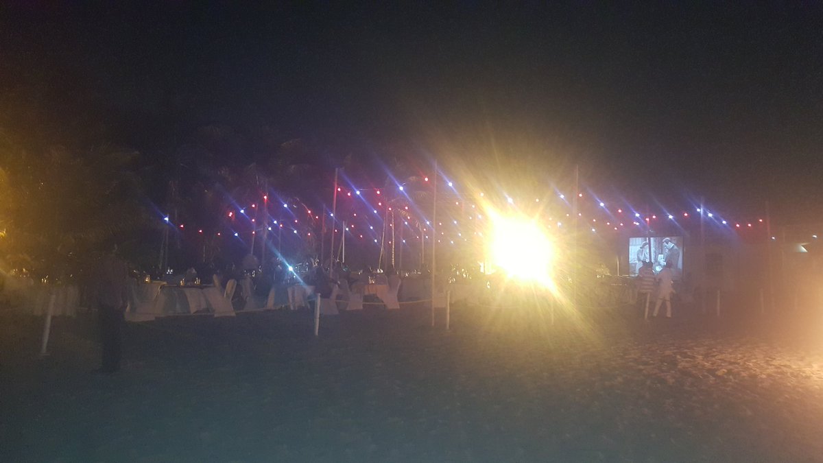 VoyagesAfriq's tweet photo. #Touristswatch Express your love the @LabadiBeach way with a romantic dinner on the beach while being warmed by the bonfire. @kojofabio https://t.co/XKw1n9agPG