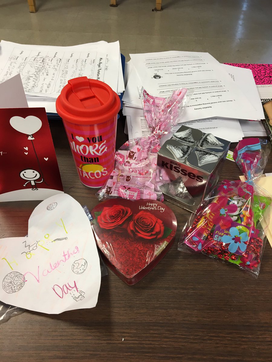 Feelin' the love @ Houghton Lake Middle School. My students are the sweetest! ❤️ #hlcsgreatthings <a href="/HoughtonLakeMS/">Houghton Lake MS</a>
