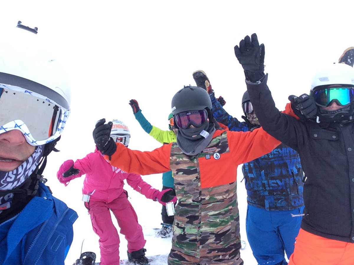 AbdnSnowsports's tweet photo. @AbdnSnowsports Snowboard mid term camp crew get the Shred on!! @theglenshee #schoolofrad #snowboard https://t.co/A2P8vhAYIQ