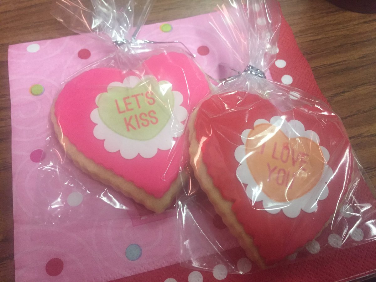 MISdynamicduo's tweet photo. Valentines Day Celebration! https://t.co/6Ldj4FH4ta
