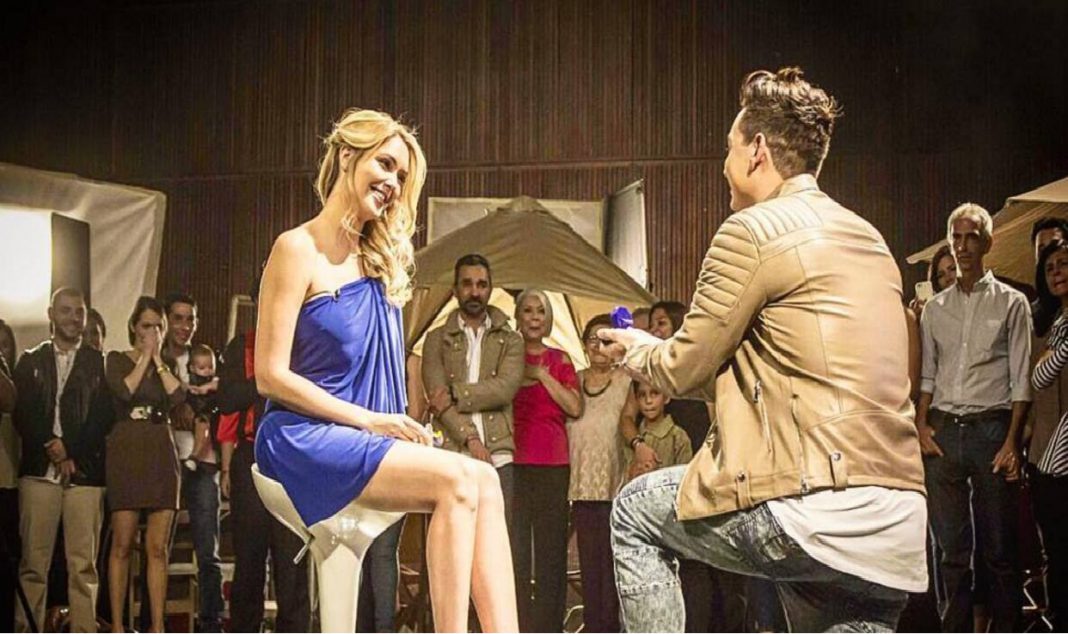 LunaRadioFM's tweet photo. Victor Drija y Blanca Aljibes contraerán nupcias https://t.co/6ZUGByZVdb https://t.co/XCbhg5p2i7