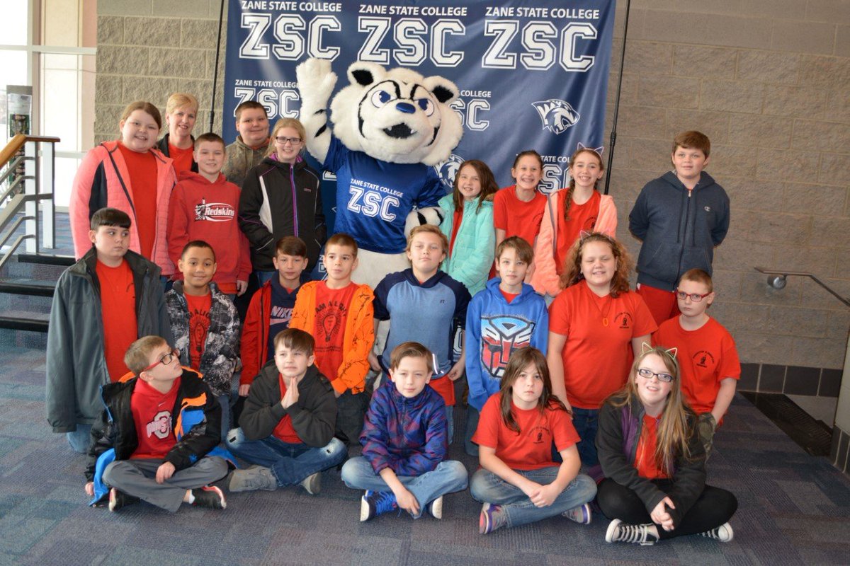 GoZaneState's tweet photo. Monado had a blast meeting Coshocton Elementary's entire 5th grade class today!  Thanks for visiting! @ZaneStateC https://t.co/DejtqFwFf6