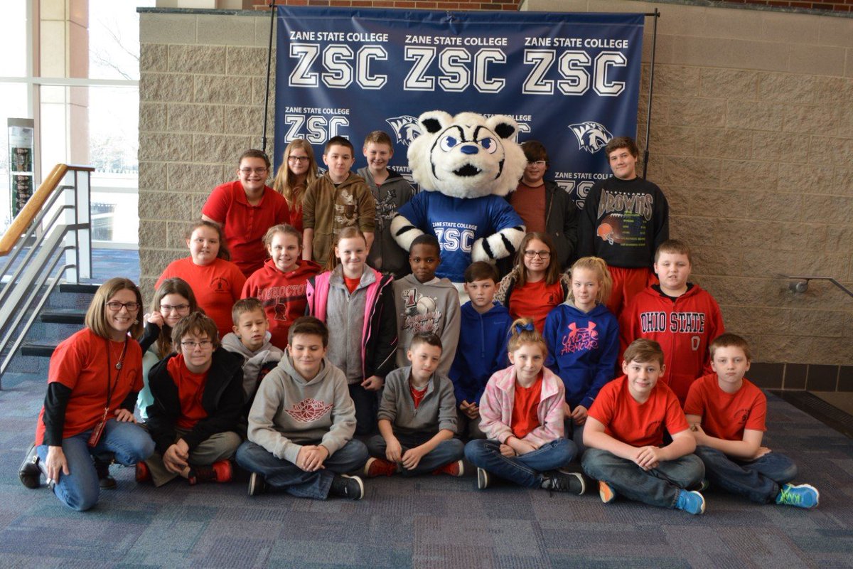 GoZaneState's tweet photo. Monado had a blast meeting Coshocton Elementary's entire 5th grade class today!  Thanks for visiting! @ZaneStateC https://t.co/DejtqFwFf6