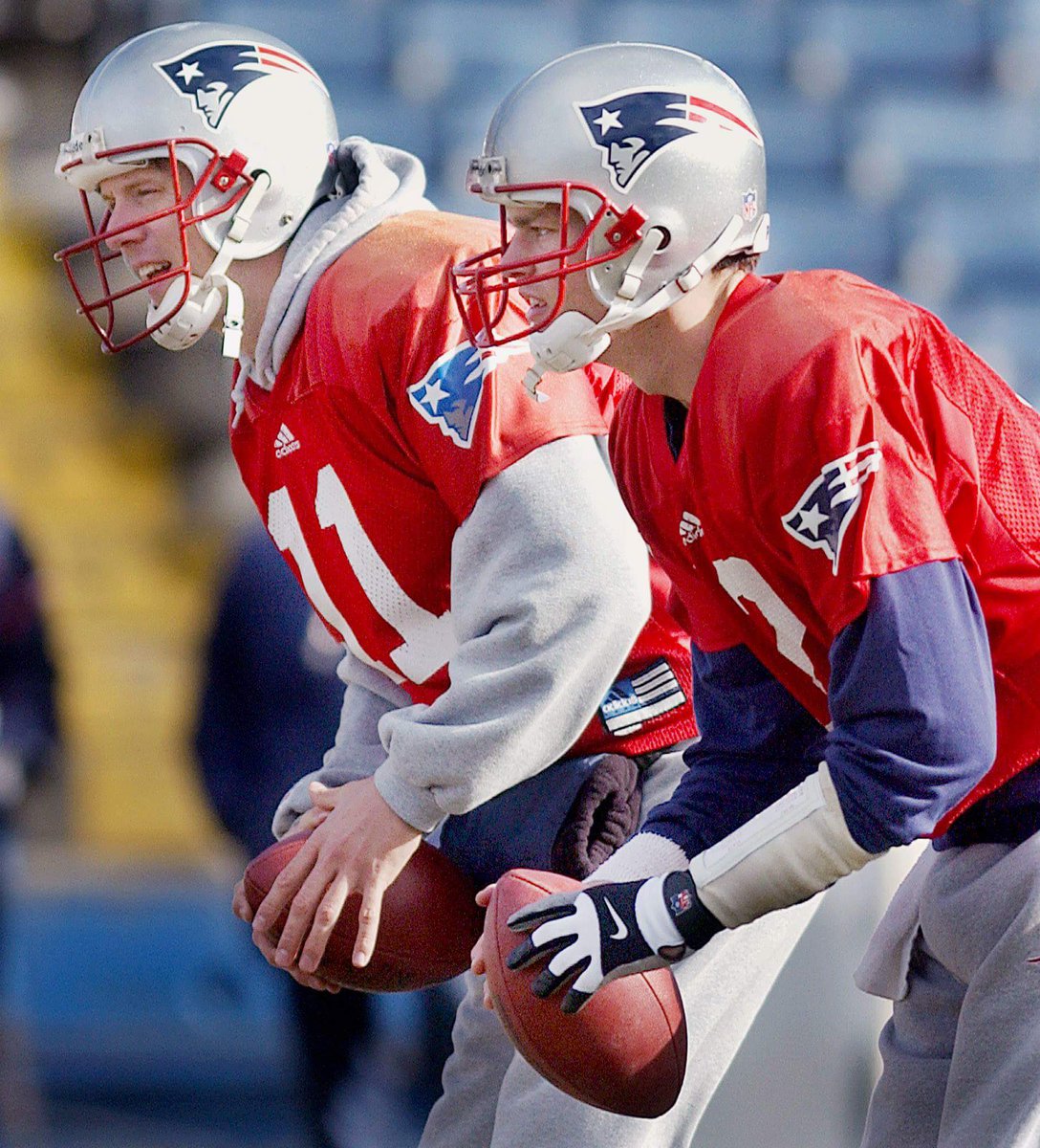 FCFNEP's tweet photo. Joyeux anniversaire à l'une des plus grande légende du club! Happy Birthday Drew! <3
#Drewforever #Bledsoe11 #GoPats #legend #Patriots https://t.co/1PFjUpRvGZ