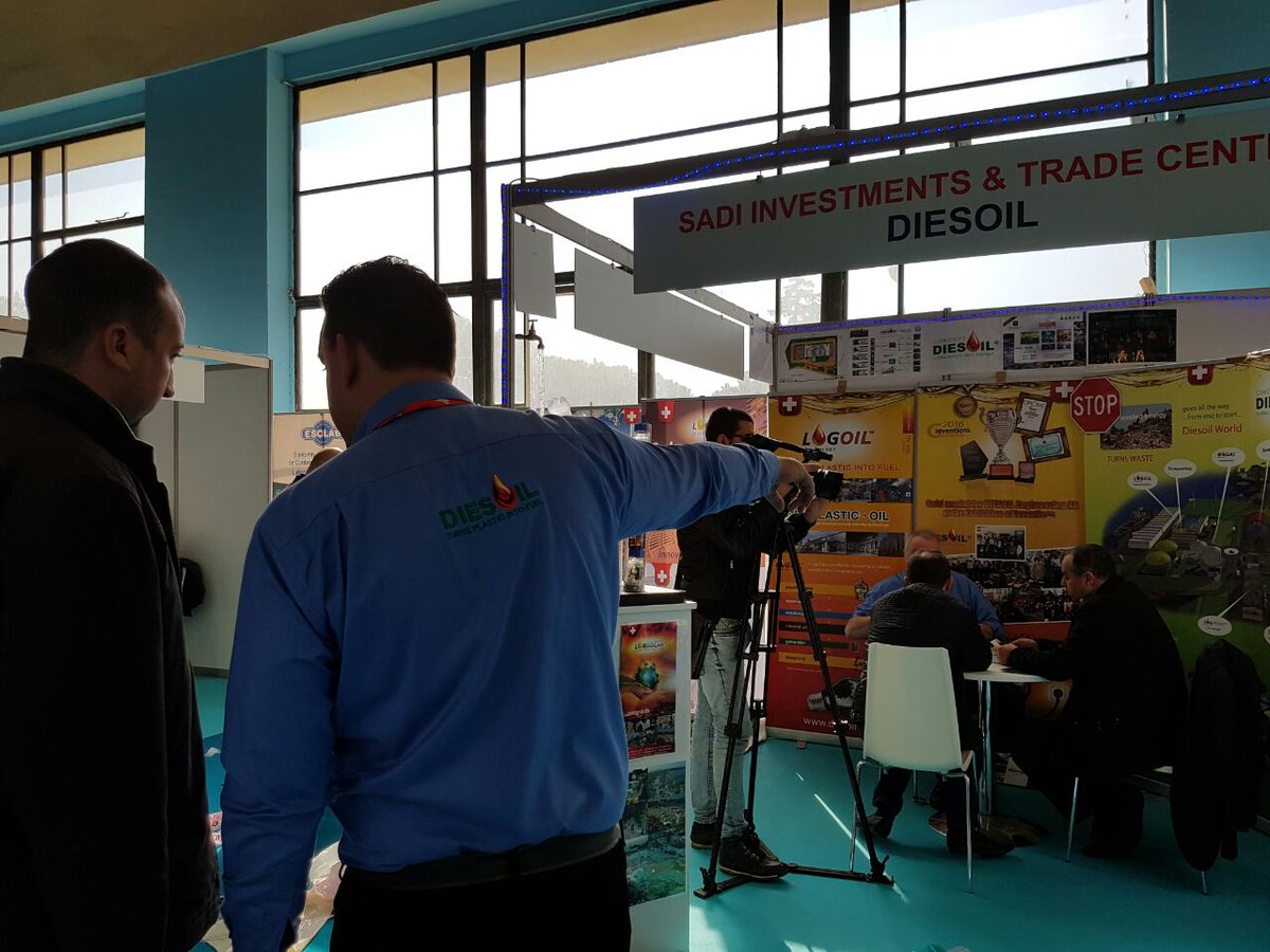 DiesoilConcept's tweet photo. Les interviews se succèdent au stand #diesoil, les médias s'intéressent de prêt à nos technologies  #LogWater #LogSolar  @SIEEPollutecAlg https://t.co/tnL7fvGXXg