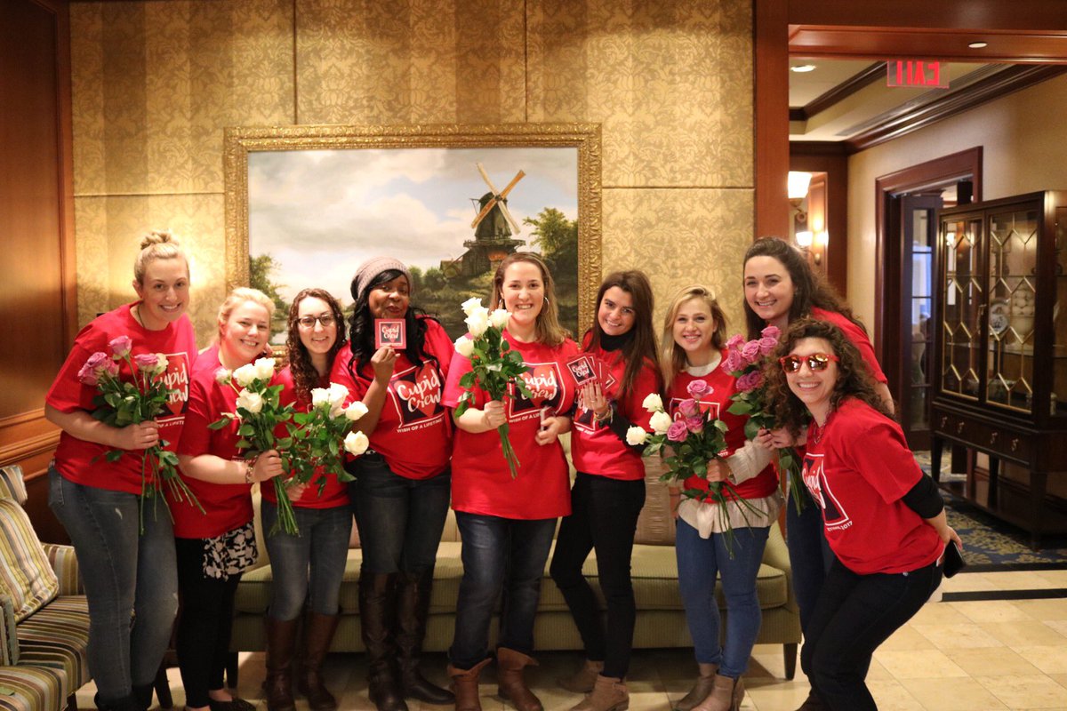 asinglemantear's tweet photo. Stop 2 - Brookedale #ActGlobal #CupidCrew #RepeatRoses @RandomActsOrg https://t.co/hMKIjCQOW6