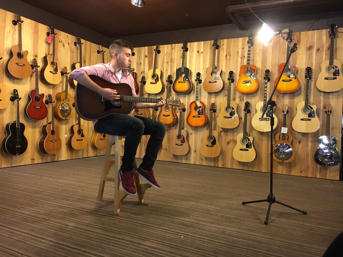 Buenas noticias... 😏😏
¡Este jueves podréis ver en el canal de <a href="/BOSCOMADRID/">#BOSCOSESSIONS</a> el video que he grabado! 
¿Tenéis ganas? 🙄🎵
#Boscosession