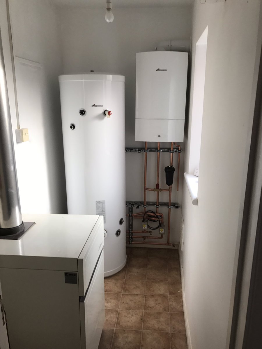 Good Bye old Kingfisher. You have served your owner well. New Worcester cdi and Greenstore going in with a 10 year guarantee.#boilers