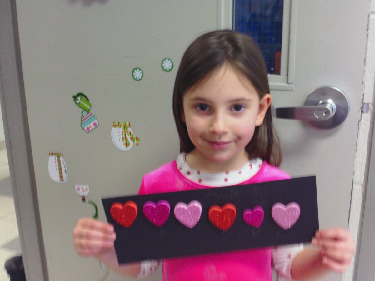 MrsValotta's tweet photo. Making heart patterns #heartpatterns #colourpattern https://t.co/12WR027mt5