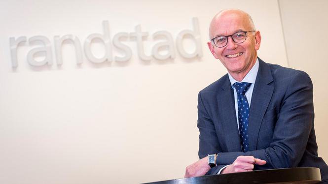 volkskrant's tweet image. De baas van #Randstad wil jaarlijks 80 duizend immigranten, vooral in ict en techniek. 'We weten waar ze zitten'
volkskrant.nl/economie/rands…