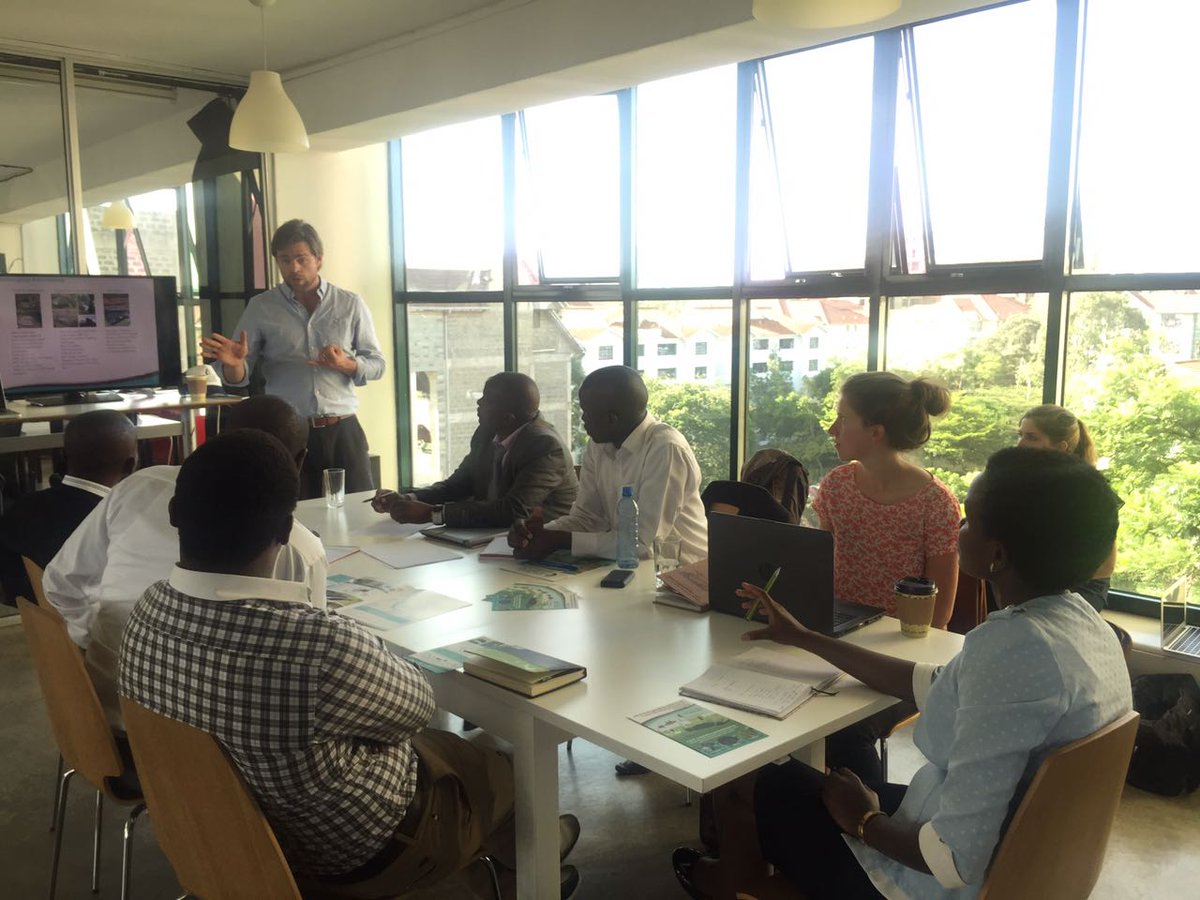 SistemaBiobolsa's tweet photo. Nuestro equipo está creciendo en Nairobi y fue muy emocionante poder ver a nuestros usuarios de cocinando con la #FlamaAzul @ICSFranchising https://t.co/rHTe8zNYl7