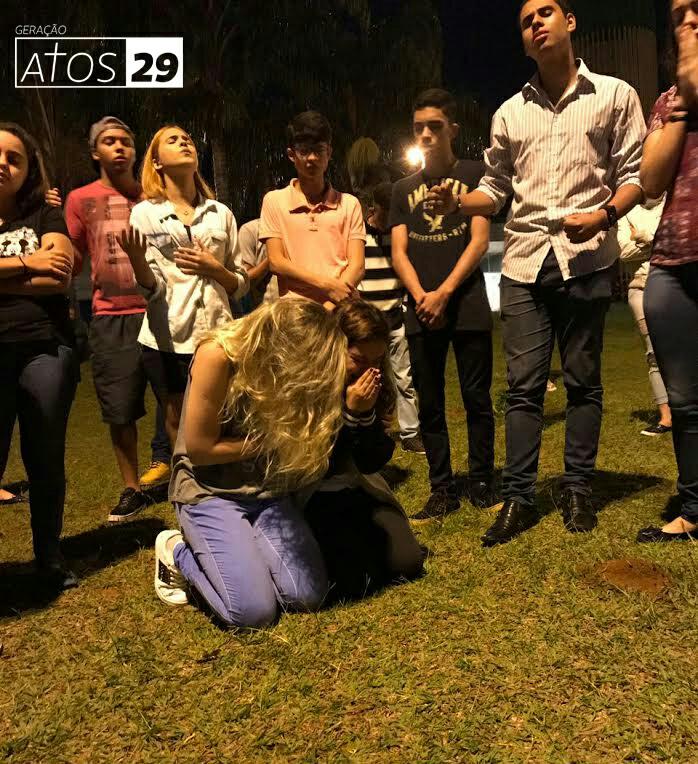 geracaoatos29_'s tweet photo. Venham! Adoremos prostrados
e ajoelhemos diante do Senhor,
o nosso Criador - Salmos 95:6
#Atos29 #AvivaBrasil https://t.co/J4ARgV0wnZ