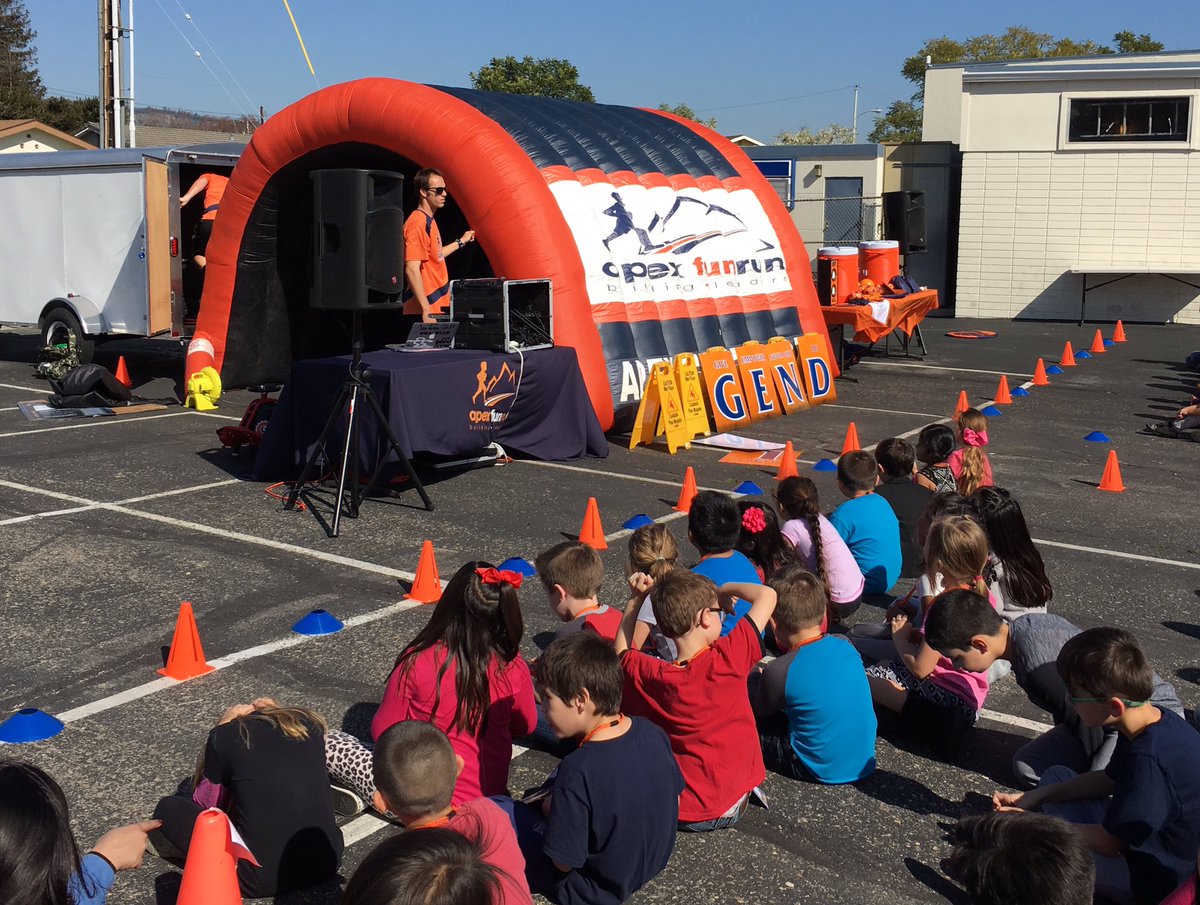 MrsFrankesClass's tweet photo. We're getting excited about our APEX Fun Run!! @PVSEACougars @apexfunrun So fun! https://t.co/Ntu8lHAs5C
