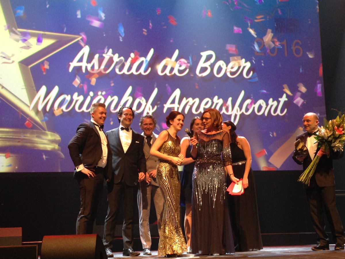 De beste trouwlocatie is <a href="/DeMarienhof/">Mariënhof</a>! Gefeliciteerd!!