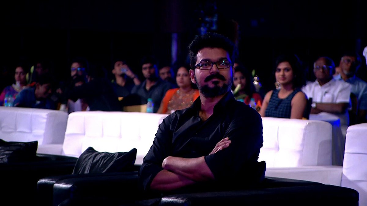 VijayFansPage3's tweet photo. Ilayathalapathy Vijay https://t.co/UN0u46ifRv