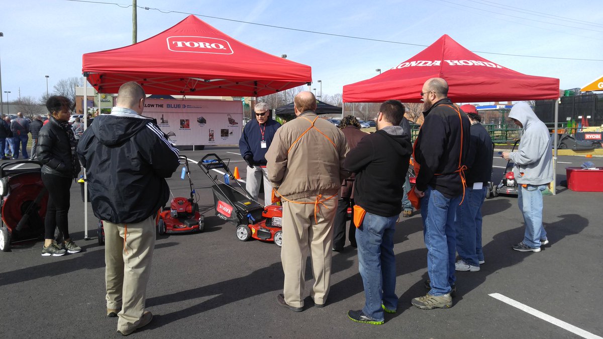 jfdiefenbachTHD's tweet photo. @HomeDepot @thegilesfiles lots of learning and fun 2017 garden road show thanks cottleville, mo for hosting! https://t.co/3Q1FxrMYcQ