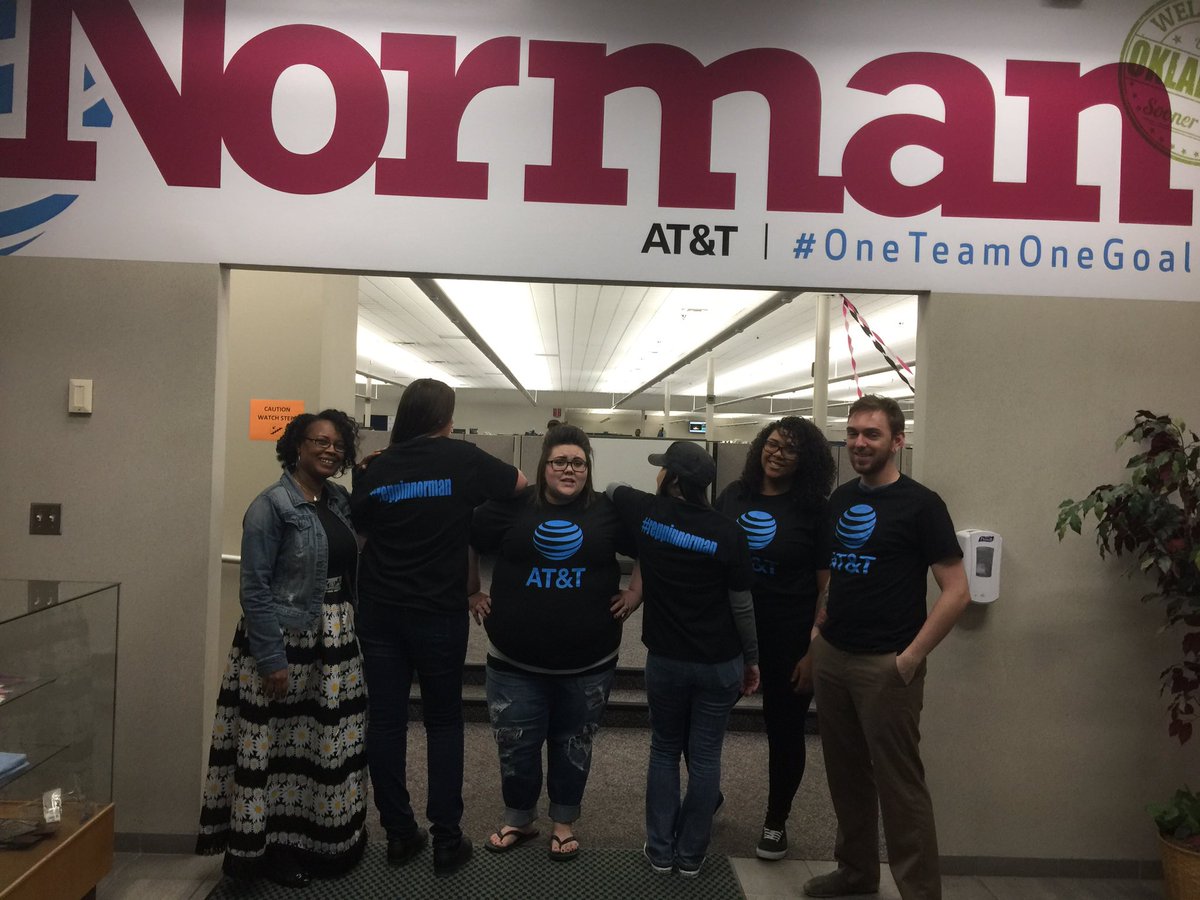 MeganWeezyyy's tweet photo. I wasn't ready! #socialmediacommittee @performNnorman @sweetrose85 @smalltowninok #norman #oneteamonegoal #reppinnorman https://t.co/fuSLiHeSyS