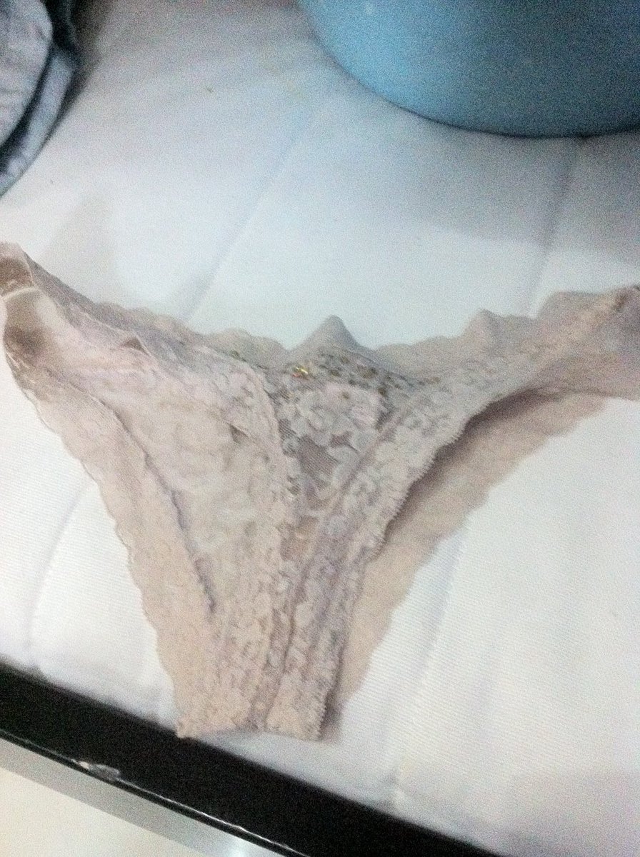 stripteesgirlz's tweet photo. Icha's Secret pre-loved. G-strings laku bsk siap dikirim ke Jakarta 😚 thankyouu https://t.co/nHK1uJO8CC