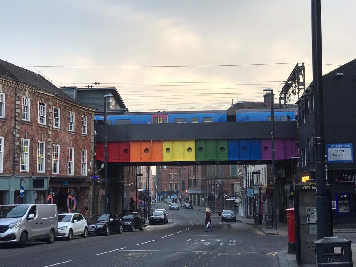 LSFreedomBridge's tweet photo. π³οΈβπA train passes over the newly completed @LSFreedomBridge in #Leeds! (Pic Credit: @joembmedia ) #BridgeEquality https://t.co/721bKDjhPm