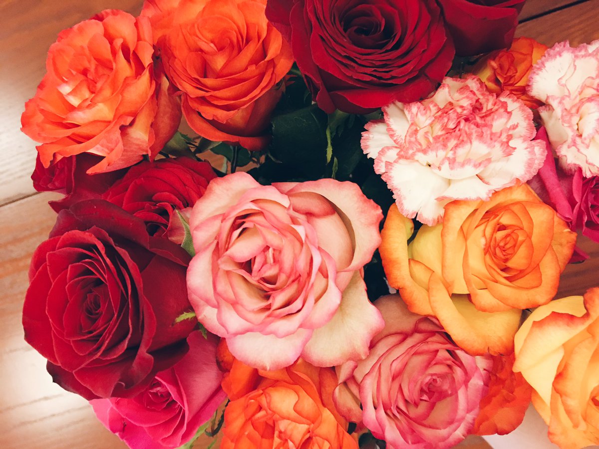 Huge thank you to the sweet gentlemen of <a href="/SigEpMinnesota/">SigEp Minnesota</a> for the Valentine's Day flowers🌹❤️ lots of love today!!