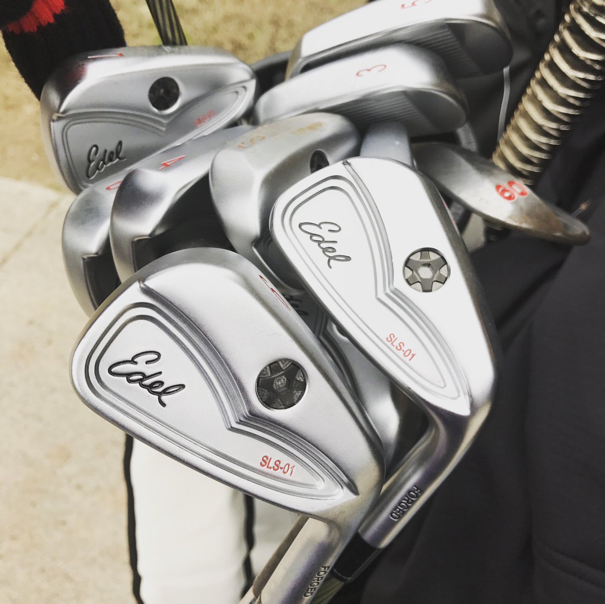 EDELgolf's tweet image. SLS-01 irons in the wild w/ @PADERSON_SHAFTS designed specifically for use with #singlelength.  Simplify your game.  edelgolf.com/collections/si…